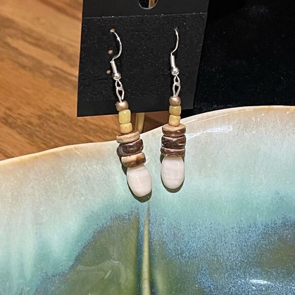 Handcrafted Ivory Necklace Earrings & Bracelet - Picture 4 of 4